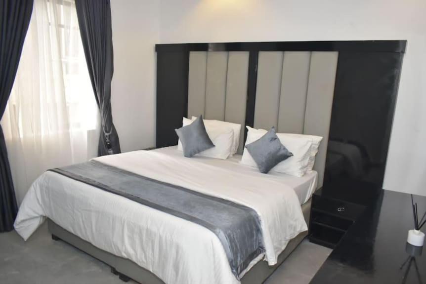 Jada Hotel And Suits Лагос Экстерьер фото